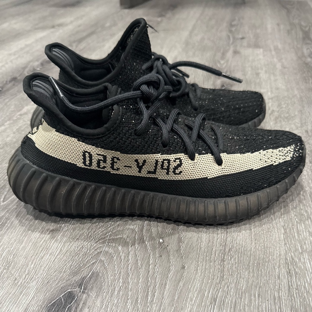 Yeezy unisex black sneakers